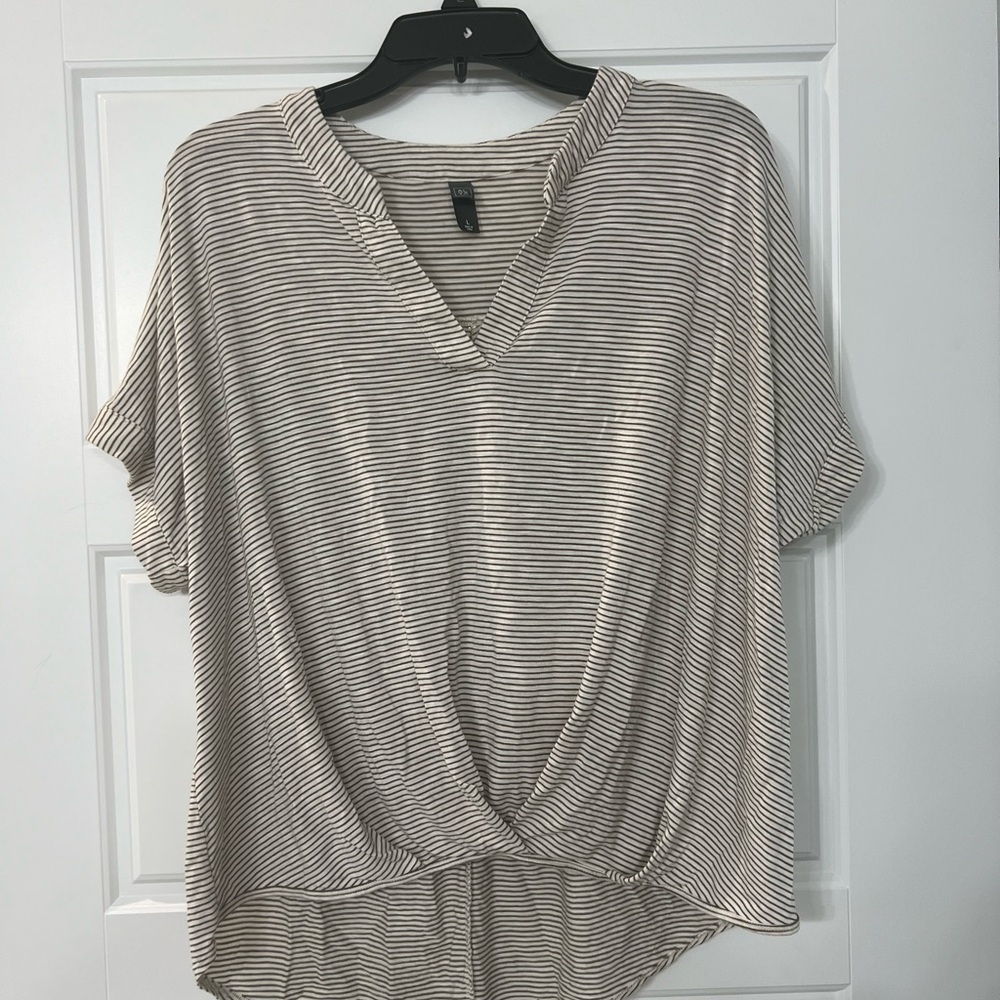 Alya Gray/Green Short Sleeve Tie Front Tee